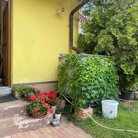 4 Guests Apartment,15 Min From Prague Airport,near Golf *