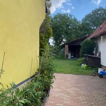 4 Guests Apartment,15 Min From Prague Airport,near Golf Apartment