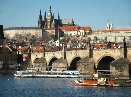 4 Guests Apartment,15 Min From Prague Airport,near Golf