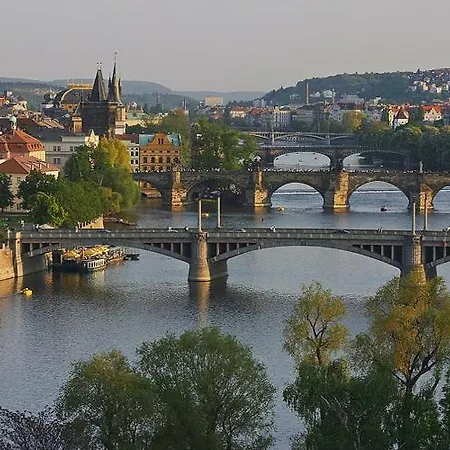 4 Guests Apartment,15 Min From Prague Airport,near Golf